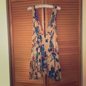 Etiquette Sleeveless Floral Blouse